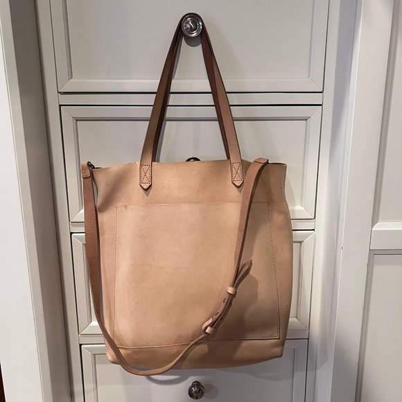 Madewell Handbags - Madewell Genuine Leather Cream Medium Transport Tote w Shoulder Crossbody Strap